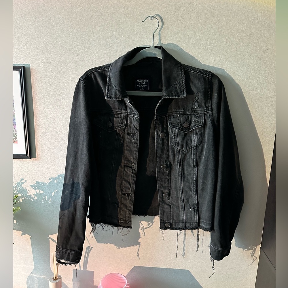 Abercrombie & Fitch black distressed jean jacket